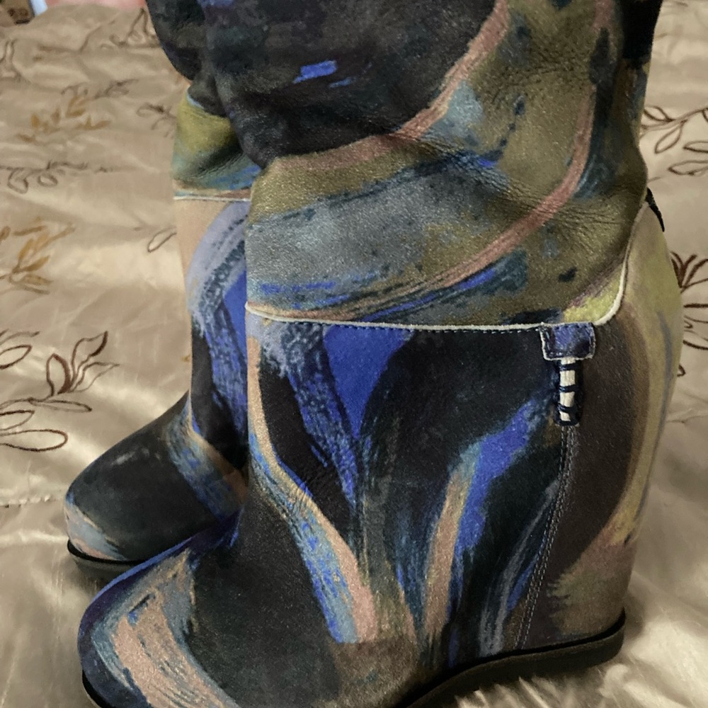 Uggs - Picture 6 of 14